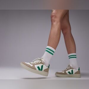 Veja V-10 EXCELLENT white emeraude sahara (green/tan) leather/suede sneaker -8